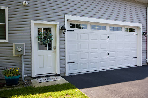 24/7 Emergency Garage Door Panel Replacement experts in West Nyack, NY